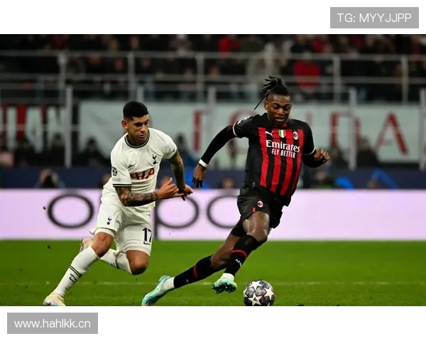 AC米兰进攻配合改善但终结效率问题持续,破门困境对争冠形势造成制约 AC米兰进攻配合改善但终结效率问题持续,破门困境对争冠形势造成制约