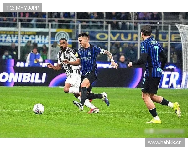 国米三中卫困局显现,赛季中期表现波动加剧,稳健防守对球队节奏形成挑战 国米三中卫困局显现,赛季中期表现波动加剧,稳健防守对球队节奏形成挑战